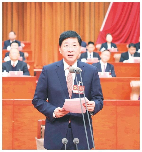 桂林市六届人大五次会议开幕 周家斌主持 李楚作政府工作报告 赵仲华陈丽华出席 桂林市六届人大五次会议开幕 周家斌主持 李楚作政府工作报告 赵仲华陈丽华出席