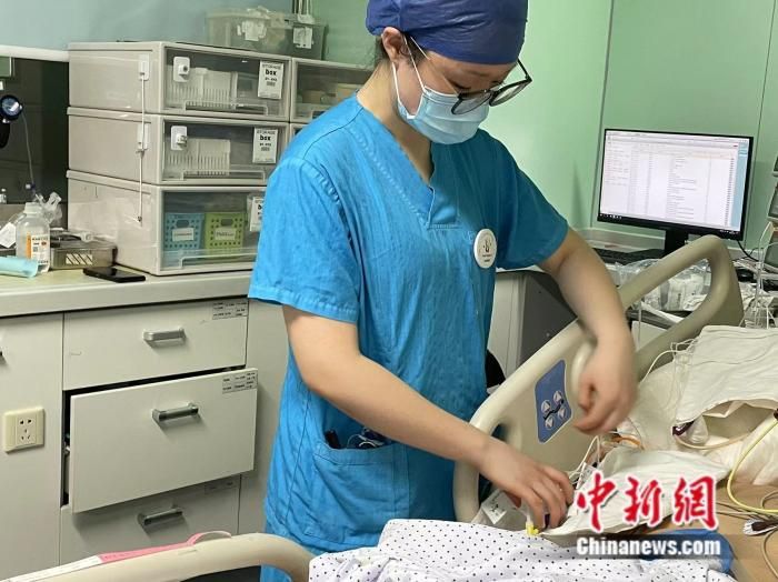 中新健康|ICU护士:守护病人最后一道生命防线 中新健康|ICU护士:守护病人最后一道生命防线